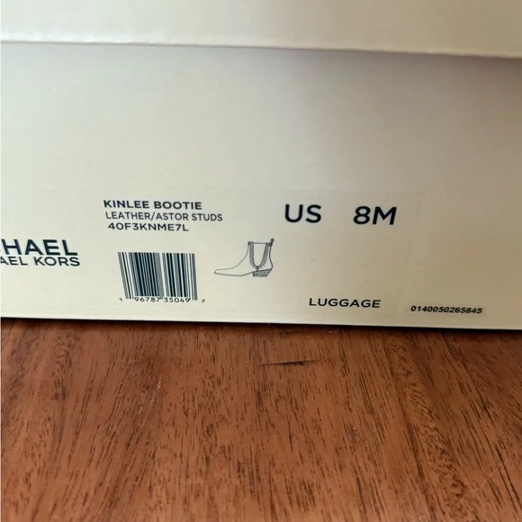 Michael Kors Kinlee Astor Studded Booties sz 8 New! - Picture 6 of 7